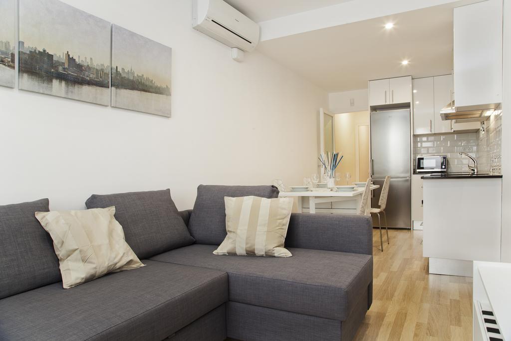 Flateli Roger 2 Apartment Barcelona Exterior photo