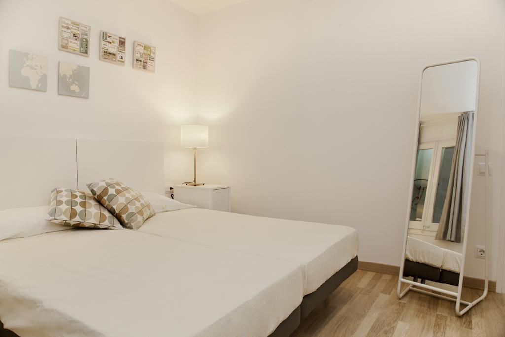 Flateli Roger 2 Apartment Barcelona Exterior photo